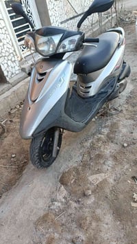 دراجه للبيع ياباني واصله 750 اريدها 800 /07803554390