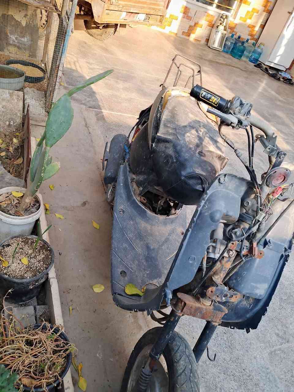 السلام عليكم للبيع دراجه منغولي متروكه شاصي ومحرك كفاله بيه محرك كلش حلو نقصه كفرات وترتيبات مكان كربلاء طويريج السعر 70 وبيه مجال قليل الشراي يتصل ***********
