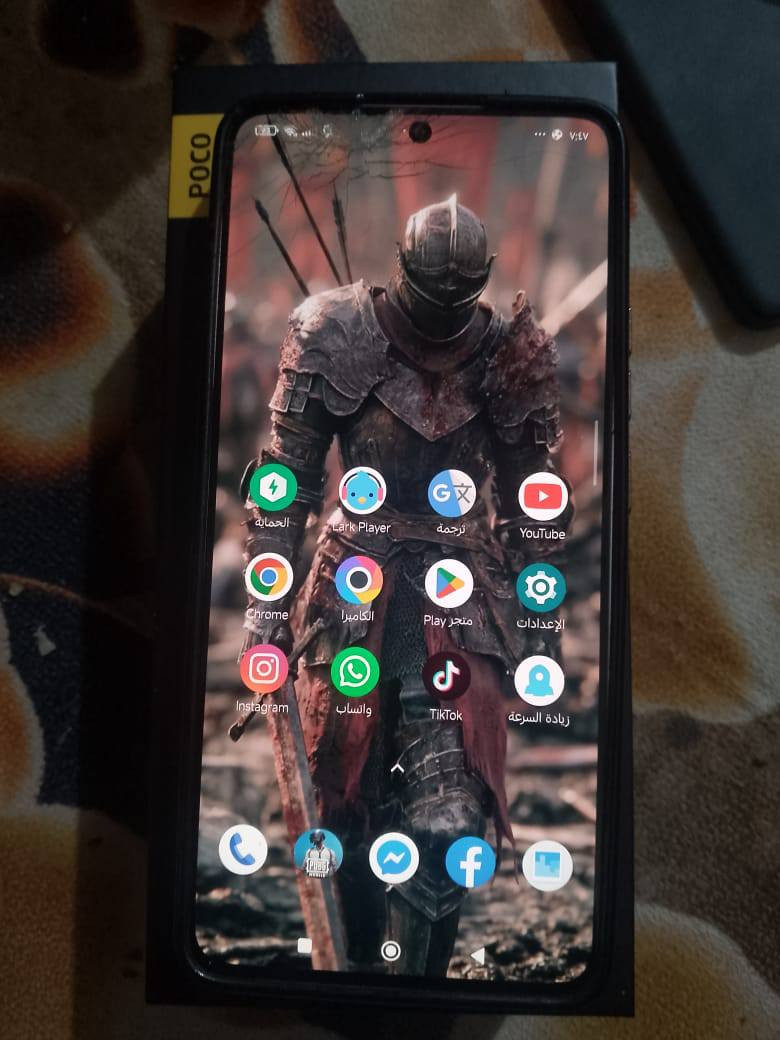 سلام عليكم عيني شباب بوكو 6Xبرو الذاكرة512 نضيف ما مفتوح فقط الكسر الي بل شاشه كدامك خاص ، ***********
