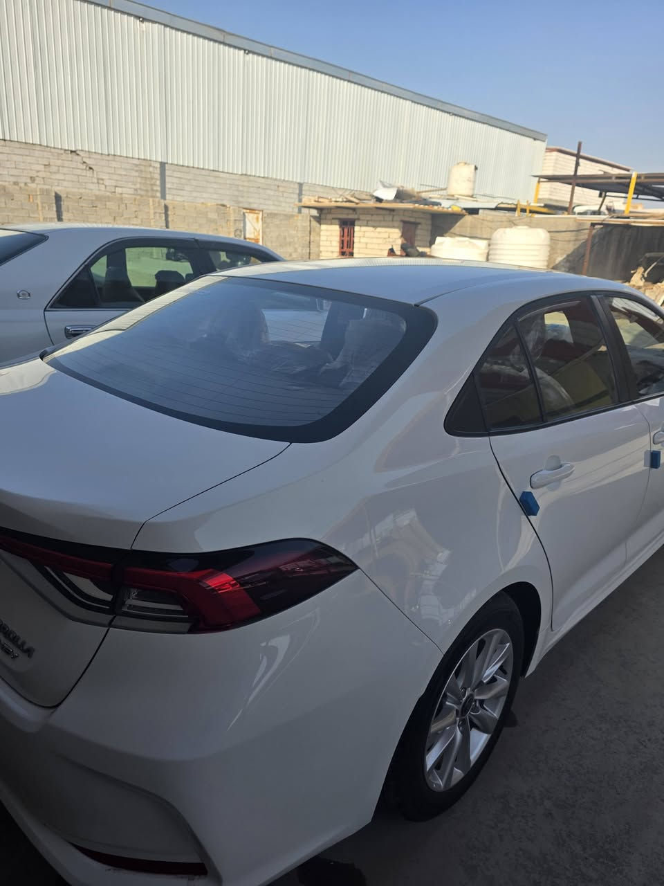 كورلا ٢٠٢٥ ماشيه ١٠ الف
فتحه رادارت كشنات جلد اوتو هولود 
هواي موصفات بعد بيه معروفه 
سياره كلش نضيف كفاله عامه دوشمه ارضيه جلد - جنطه جلد 
سعر 160  
***********
