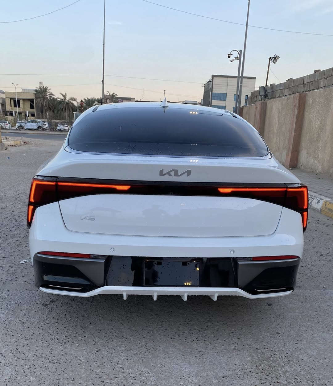 2025 KIA K5, LXS
مكفوله كفاله عامه داخله بتقرير مياه أمطار تعمل وتسير برغي ما مفتوح بيه ماشيه 10 الأف فقط دخول جديد حره بدون رقم 
مكان السياره البصره المعقل 
للأستفسار ***********
