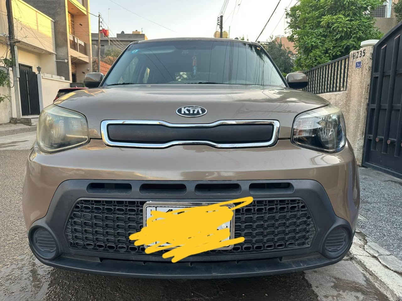 السلام عليكم كيا صول موديل ٢٠١٦ وارد أمريكي ماشية ٣٦ميل حادثها جاملغ وبنيد كلير القماره واكع كما موضح بالصور سيارة لوك جديدة جدا ليبل واحد باسمنا رقم انكليزي السياره قليل استعملها مكينة ١٦٠٠ 
السعر ١١٠ ورقة وليها مجال 
مكان الكرخ واتساب ***********
اني مكلف بالنشر الي يريد ايراس صاحب السياره على الرقم أعلاه وشكراً
