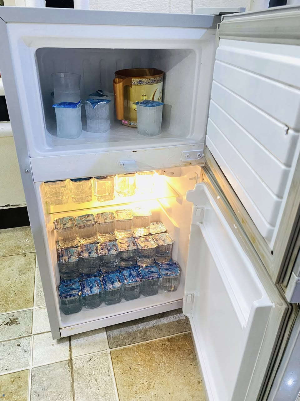 ثلاجه للبيع  صغيره ونظيفه وشغاله عالفحص وضمان سنه ماداخله تصليح وسعره مناسب شراي يجي خاص


**إذا كنت صاحب هذا الإعلان وتريد حذفه لأي سبب، رجاءا أرسل رسالة إلى الدعم الفني**