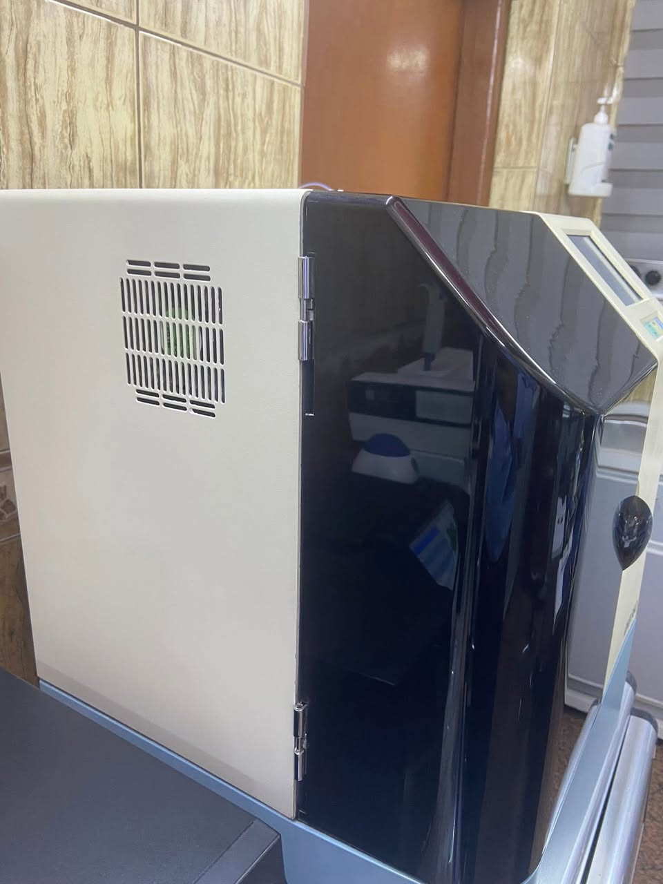 جهاز توسو الياباني للهرمونات ودلالات الأورام  (AIA-360 ( TOSOH   بحالة جيدة جدا   .
الجهاز غني عن التعريف ومعروف بدقة نتائجه وسهولة الاستخدام. ويقوم بعمل عدد كبير من الاختبارات في نفس الوقت.وجهاز سبكتروفوتوميتر للبيع نوع Cecil منشأ انكليزي اصلي للبيع 

للتواصل. واتساب ***********
