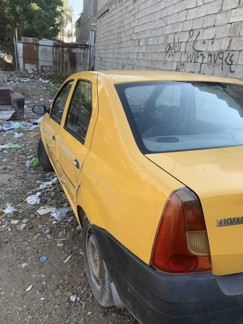 السلام عليكم رينو لوكان 2009 للبع السعر 35 وبيهه مجال نقوصات بسيطه ليريد يتواصل ع رقم *********** العنوان جزيرة بغداد السياحيه
