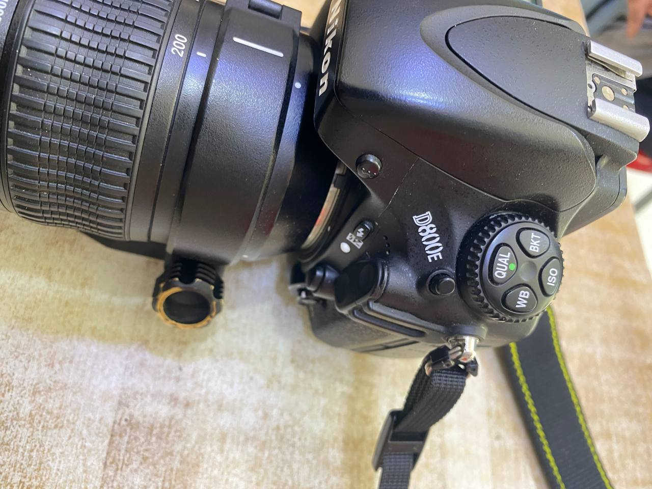 نيكون D 800
الشتر 39.
عدسة 70.....200 فتحه 2.8
بيع كاملة. 
السعر خاص. 
*********** واتساب
