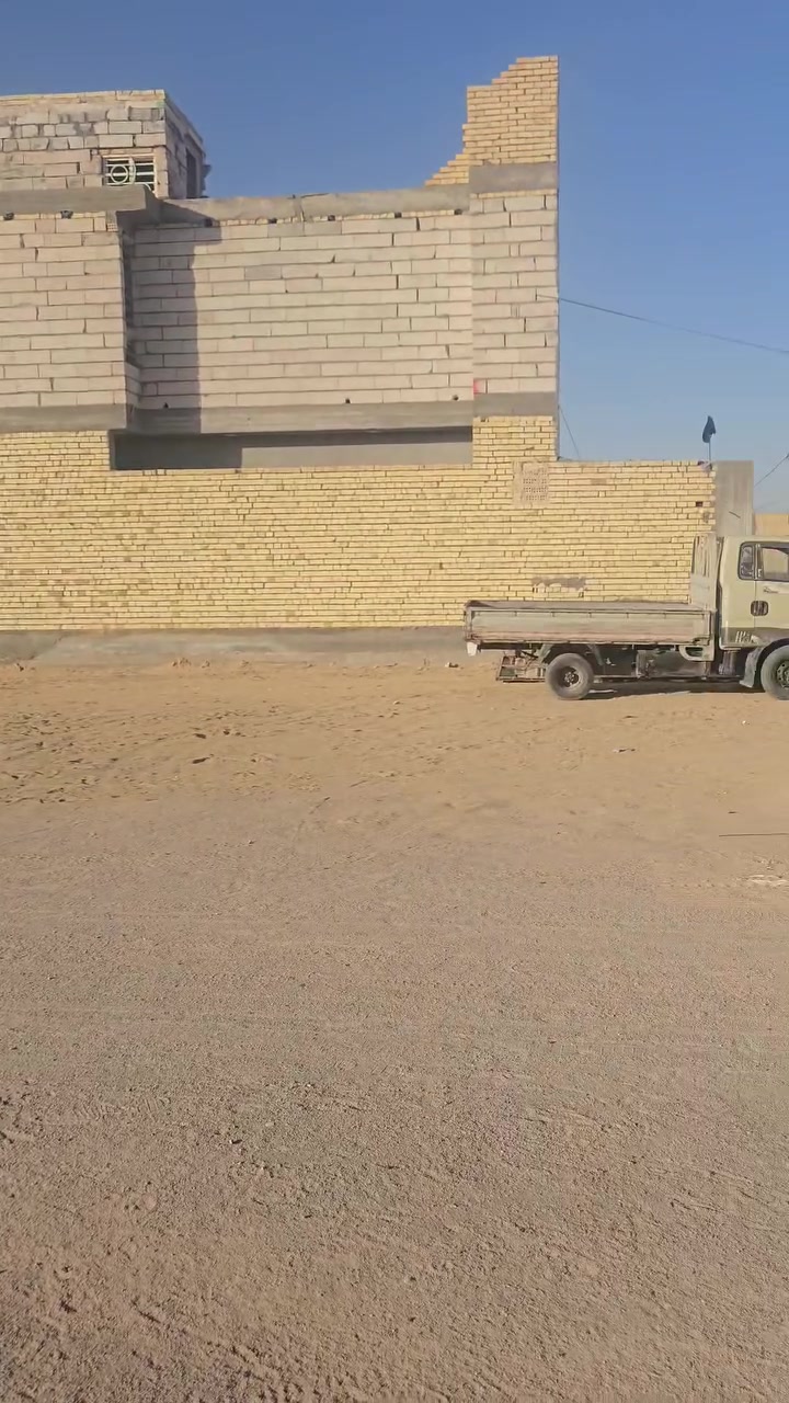 السلام عليكم على بركة الله
قطعه ركن المساحه ٣٧٥ متر
طابو صرف تحويل مباشر العنوان
كربلاء حي صحه السعر ١٦٥
اي استفسار على الرقم 
***********
