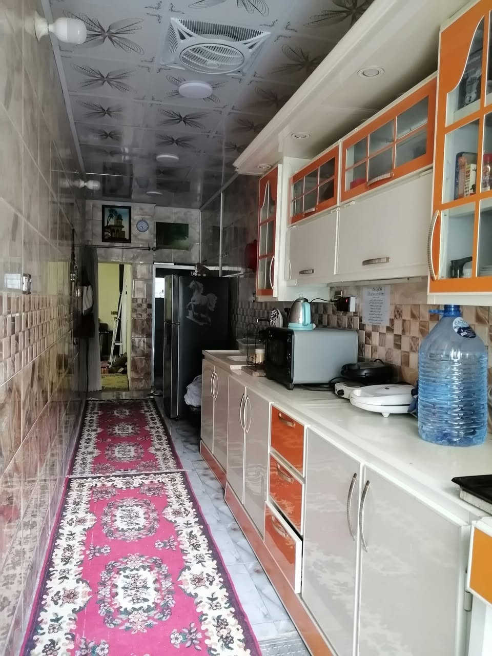 السلام عليكم ورحمة الله وبركاته. بعد اذن مدير المجموعة
بيت للبيع في شارع ١٤ البياع قريب على معارض السيارات بظهره شارع ١٣ التجاري قريب جدا على سوق شارع ٢٠..يفيد للسكن  او الاستثمار. ملك صرف مساحة٦٠م واجهة ٢م بداية البيت ٢*٥ طرمة'و ٢*١٠ مطبخ بعده  يصير ٦*٥ ' باسمي شخصيا ...مكون من طرمة ومطبخ وصالة ومنور ...وغرفة نوم بالطابق العلوي ......السعر ١١٥مليون مع مجال بسيط  ...للتواصل هاتف***********.
