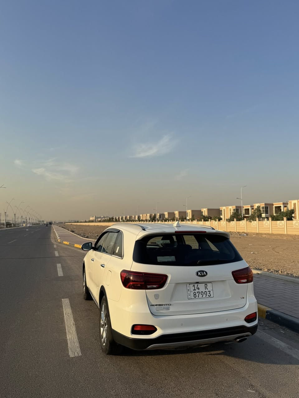 سلام وعليكم 
للبيع سورنتو 2020 خليجي كفاله ماعده بارد بلجاملغ جوه جهة اليمنه فول مواصفات عده الفتحه السياره كلش نظيفه واحلى من الصور بهواي باسمي تريد تحويل تريد وكاله بكاني بصره الصالحيه السعد 255 وبيها محال لطيبين للاستفسار اتصل ***********
