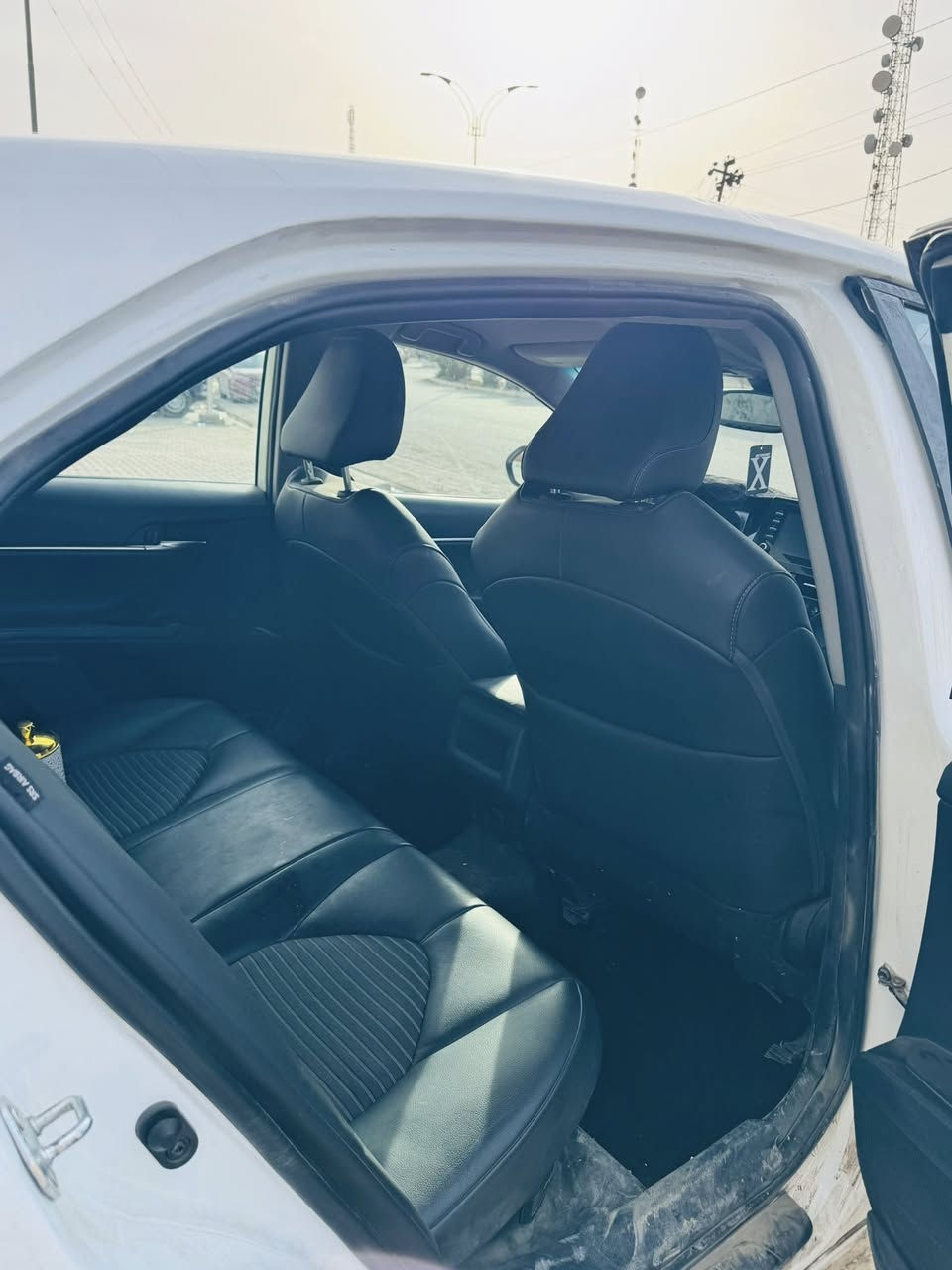 السلام عليكم
سيارة للبيع نوع تيوتا كامري لون ابيض
وارد امريكي 
موديل ٢٠٢٤
مواصفات se رياضي
هايبرد  
رقم كركوك تحويل مباشر 
الضرر بابين جهت السكن 
السعر ١٩٨ وبيهه مجال 
للأستفسار اكثر اتص على الرقم ***********
