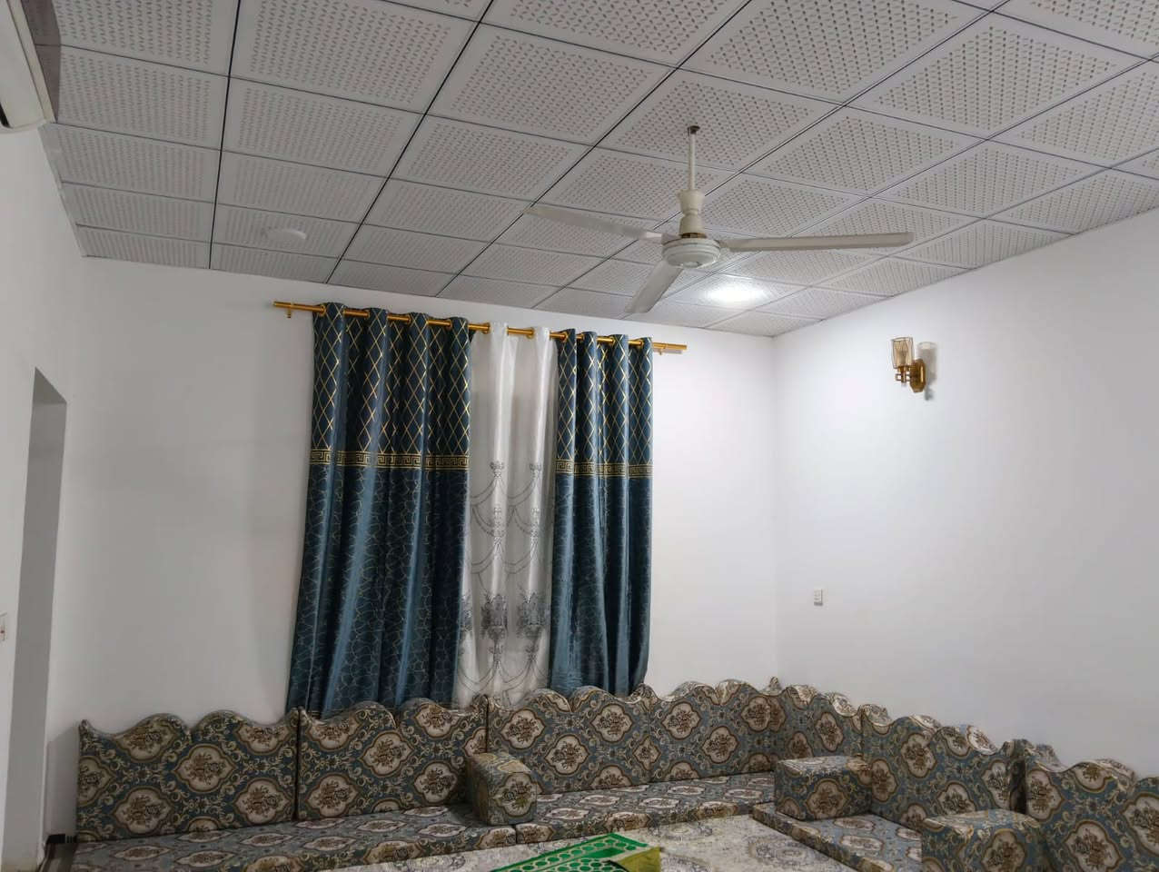 السلام عليكم
دار في مجمع الخير للبيع
#يتكون:3غرف صاله مطبغ برانيه حمامات خارجيه داخليه حديقه كراج سيارات
#مساحه: 200 متر
#مطلوب اسكان :105
***********
