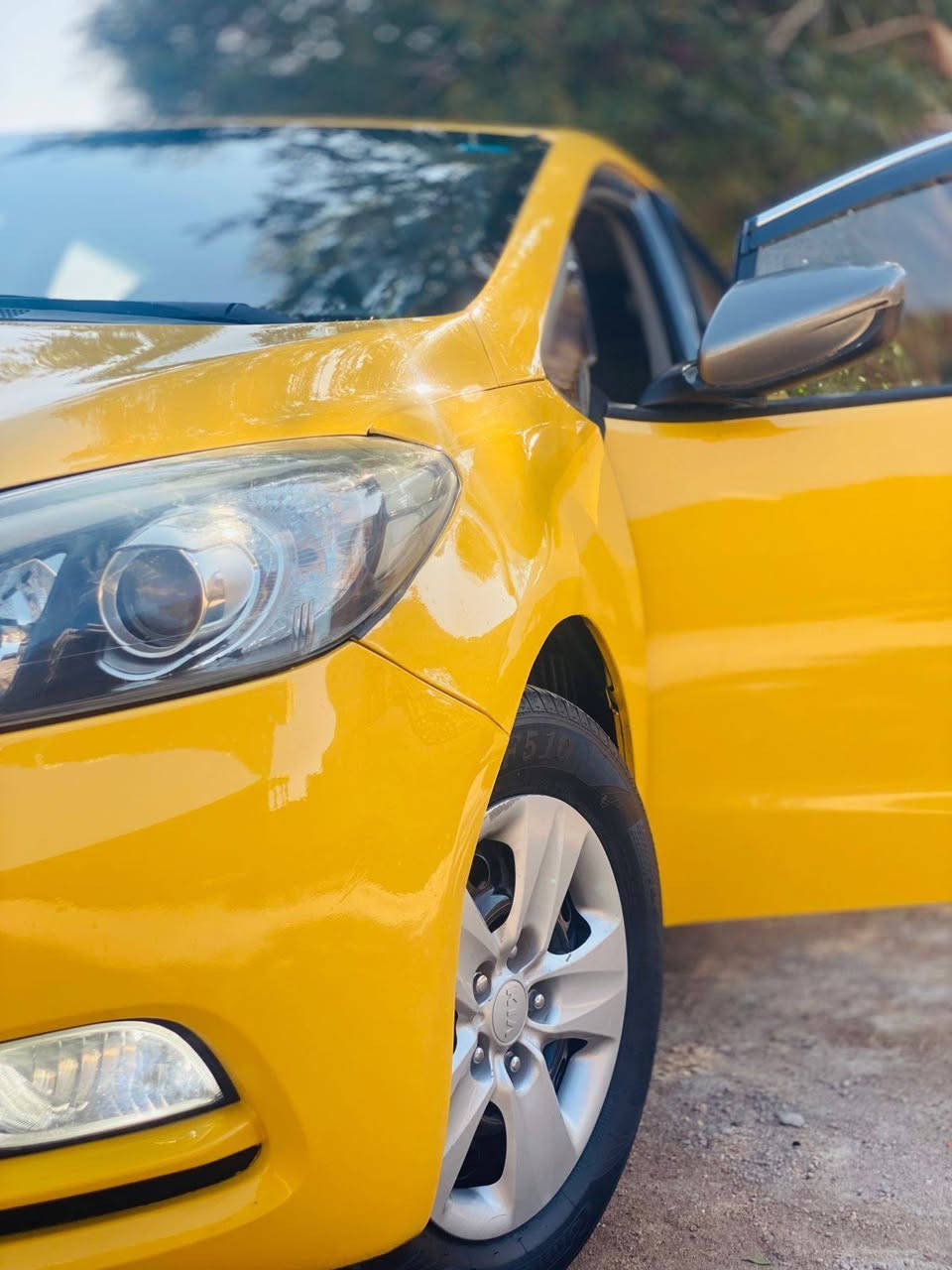 سلام عليكم  لبيع  سيراتو 2015 مكفوله من الفتح ولتبديل بيه دحجات بصيطه  بسمي مداور ثانيه يوم مصفره سنويه 2030 سياره جاهزه من كلهن السعر 117 بيه مجال بصيطه مكاني سماوه قضاء الرميثه  ما متواجد عل فيس ***********
