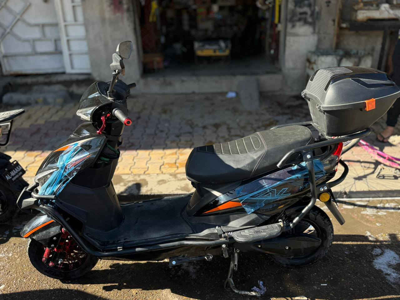 السلام عليكم دراجه شحن للبيع دراجه كلش جديده ست بطاريات تشغيل الدراجه ثلاث انظمه موديل الدراجه 2025 السعر خاص العنوان الانبار الفلوجه *********** بي واتساب
