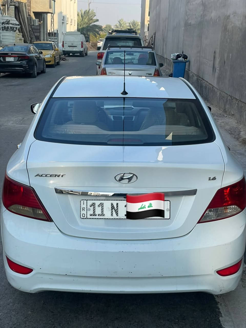 السلام عليكم اكسنت خليجي محرك ١٦٠٠ دوش موديل ٢٠١٥  باسمي السيارة رقم إنكليزي صبغ جزء من الدوسة فقط مكاني بغداد الكرخ قرب مطار بغداد الدولي الاستفسار بالرقم ***********
