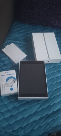 ايباد 9ذاكرة 64 بي فطر بلشاشة ما ماثر بي  كل ملحقاتة ويا قيم واخذة الع...