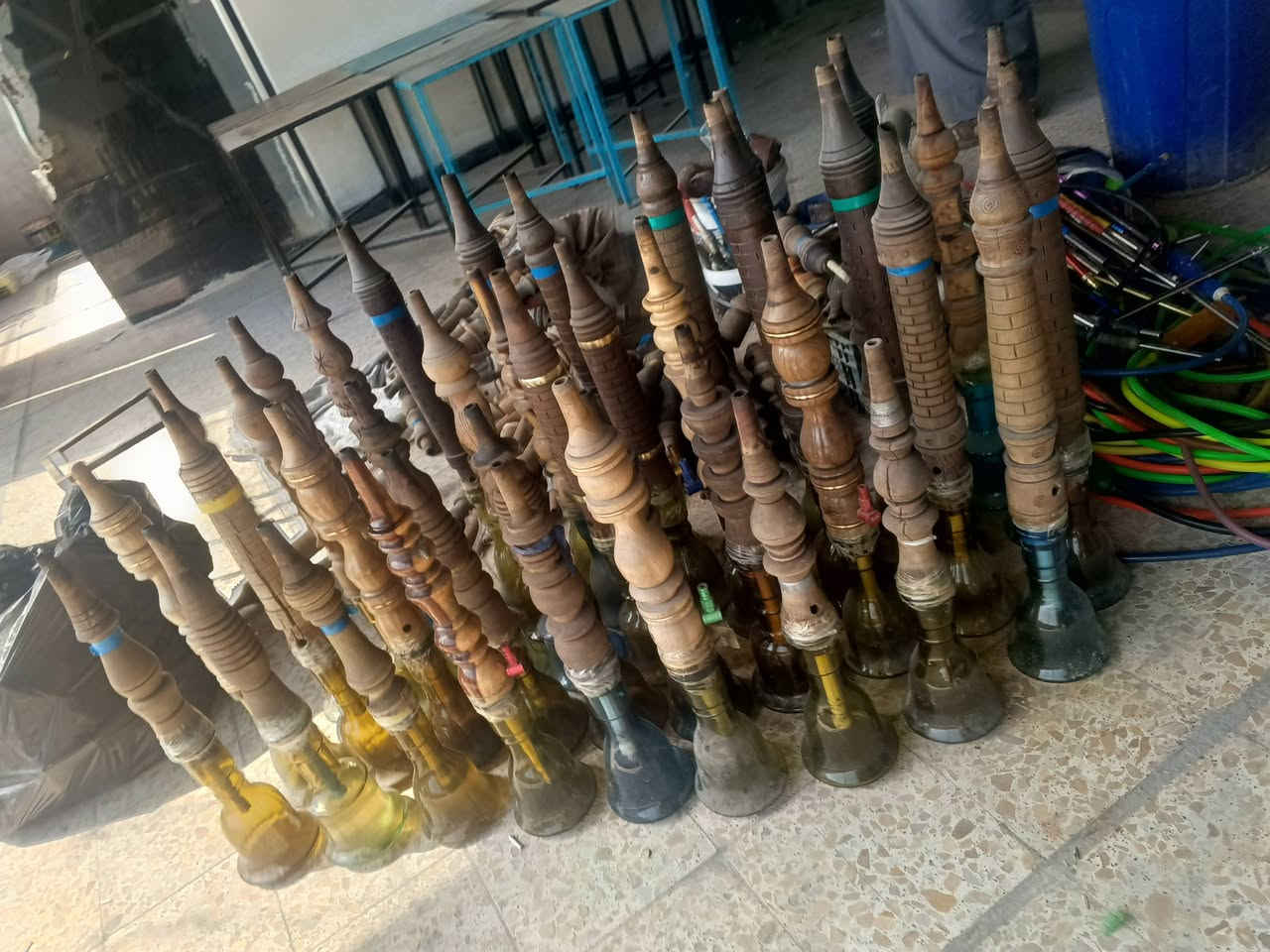 سلام عليكم
غراض كوفي للبيع 
ميوزه حديد مال دومله العدد ٨ 
نراكيل كامله مع ملحقاته انضاف العدد ٢٠٠ 
نجف 
شارع المدينه 
***********
