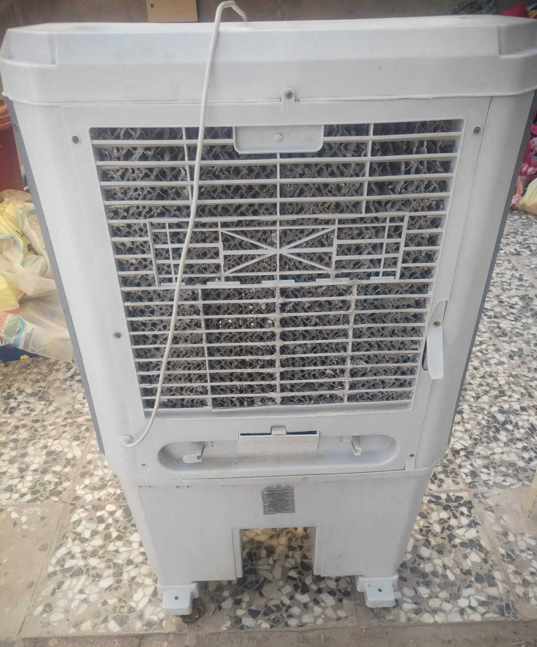 سلام عليكم كونفيره للبيع مستخدمه موسم واحد فقط
شغاله كلشي مابيها فقط عداد السرعه مشلوع بس مامثر عل سرعه او هواه سعر 65 مجاله قليل مكان بغداد الشعله ***********
