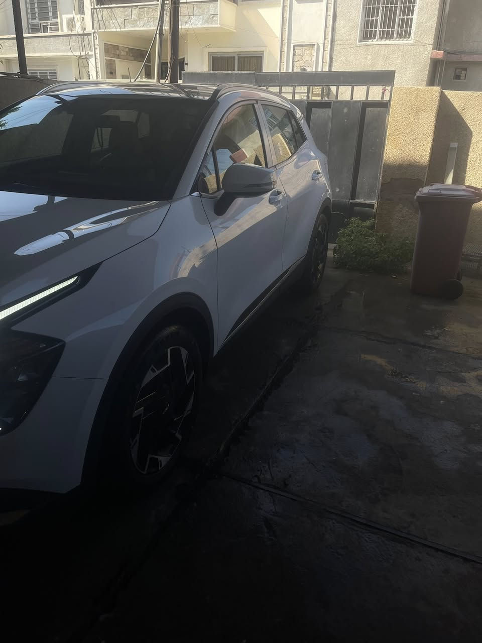 سلام عليكم من رخصة ادمن سبورتج للبيع موديل ٢٥ خليجي باسمي رقم اربيل مكاني عامرية سيارة فول عدا بانوراما ماشية ٧٢٠٠ بعدها جديدة ماخذها زيرو على ايدي سيارة مال بيت معروفة فول بل سبورتج اي استفسار هذا رقمي *********** تحياتي للجميع
