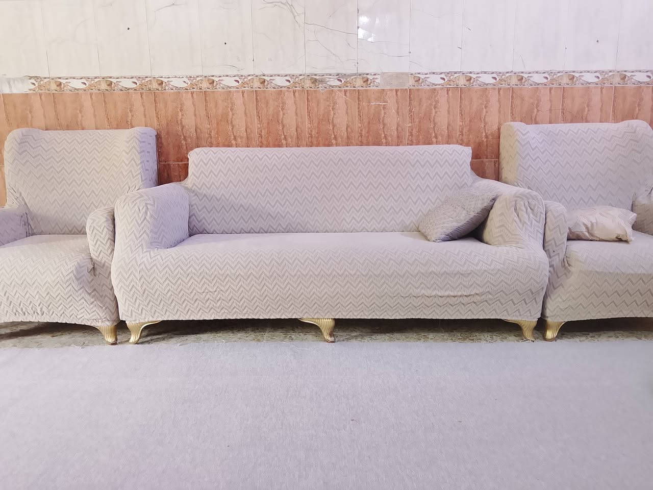 سلام عليكم مفرش تخم بوهيمي 10مقاعد بغداد العبيدي ***********
