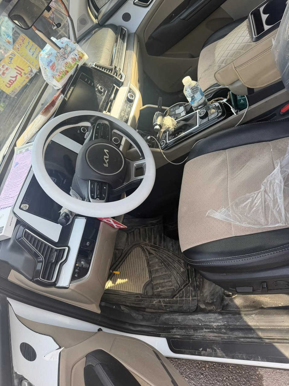 السلام عليكم عندي كيا سبوتج خليجي مكفولة بس تكحيل موضح فول ماعدة البونراماوالسعر 230وبيها مجال وماشية 37ورقمها بغداد بااسمي موديل 2024     والجنطة مو كهرباء.    ***********
