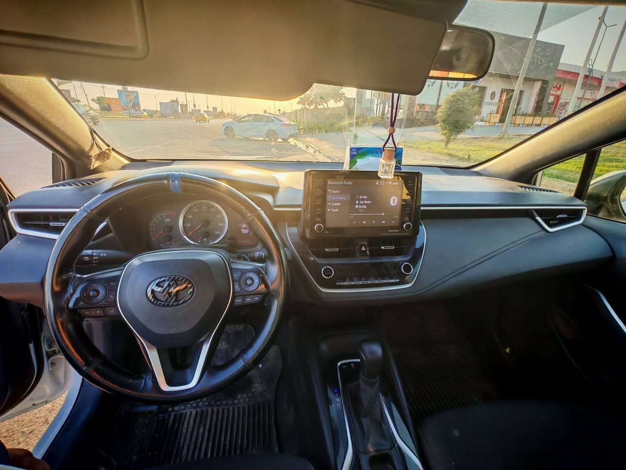 سلام عليكم كورلا موديل 2022
موصفات
SE
لون لولوي
رقم أربيل
محرك 20
سياره نص فول
بانزين
بيها 3 قطع وشوي بارد
سعرها ١٣٦ وبي مجال
سياره موجوده ب كركوك شوراو
رقم الهاتف ***********
