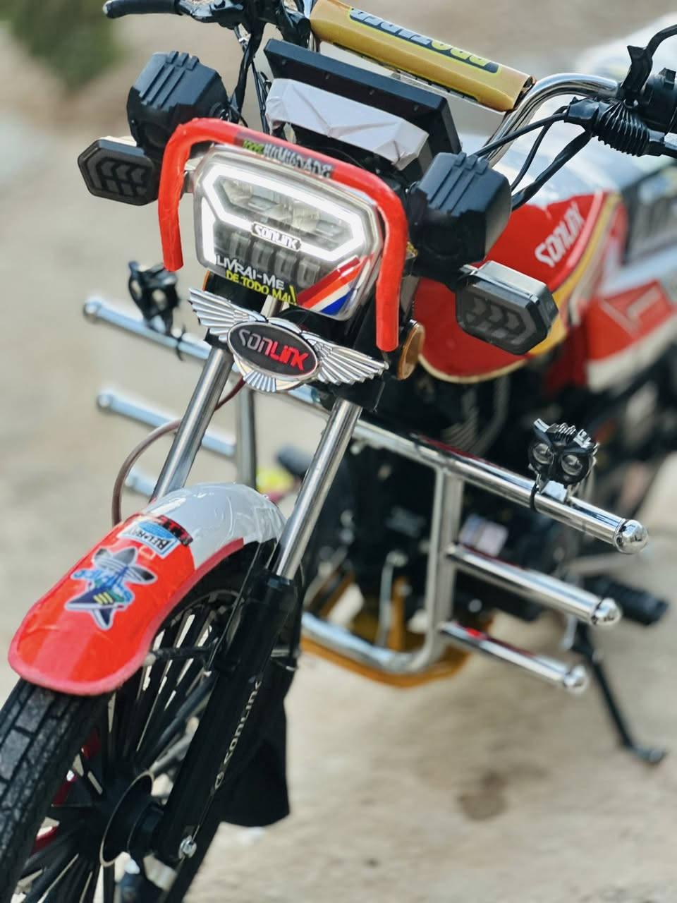 دراجه للبيع سولنك محرك 200موديل2025ما موصله شي بيع او مراوس حسب القناعه اوراقه بصمات 2سويجات ثنين التواصل ‭***********
