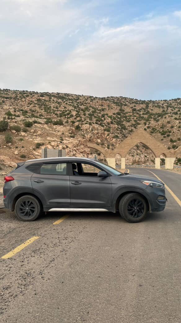 توكسون 2017  أمريكي
سيارة بيها فقط بوند صبخ و بدون دواخل ضربة خفيف ماشي 100الف mile 

مواصفاتها 

دفع رباعي AWD

مكينة 2500 GDI 

كشنات جلد + كهربائية 

شاشة ديجيتال 

مانع انزلاق 

نضم Eco &sport &normal

تحديد سرعة 

گير عادي+اتوماتيك 6 نمر 

سيارة جاهزة 

السعر رايدها 154 ورقة 

عنوان عقرة

رقم هاتف ***********
