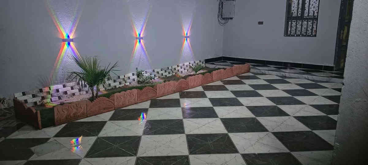 بيت الحلام فول موصفات
بيت زراعي للبيع 250 متر
العنوان الصخين شارع محطه الماي  على الجهه اليسره
يبعد عن الشارع السايدين
 80 متر بس

اتخيل كل التريده متوفر يمك
اسواق مطعم عياده صيدليه
وكل الي تريده يعني خدمات كامله من كل شي تحس نفسك بيت طابو مو زراعي 

يتكون البيت 250 متر
غرفتين نوم اكبار 5×5 
صاله مرتبه 7×6
مطبخ حار وبارد 5×6
ديوانيه بصمه 11×4
صحيات داخليه 2×4
وصحيات خارجية 2×1.50
حديقه مميزه وحلوه 1.50×7
كراج سياره 4×8
منور جبير 1.25×6
بيتونه ودرج 7× 3
البيت جديد كلش وفول موصفات ومتعوب علي
 💵 السعر 85 وبي مجال 
📌 معلومات عن البيت
1️⃣ الاساس رباط كونكريت
2️⃣ البناء بلوك شمال
3️⃣ السقف كونكريت مسلح
4️⃣ رباط ساقط على البيت كله 
5️⃣  سيراميك لوح 120 
6️⃣  سيراميك ارضي وجداري
7️⃣  كهربائيه شغل متعوب علي
8️⃣ فوانيس جداريه البيت كله

☎️ للاستفسار اكثر 👇
📨 مراسله الصفحه
📞 ***********
