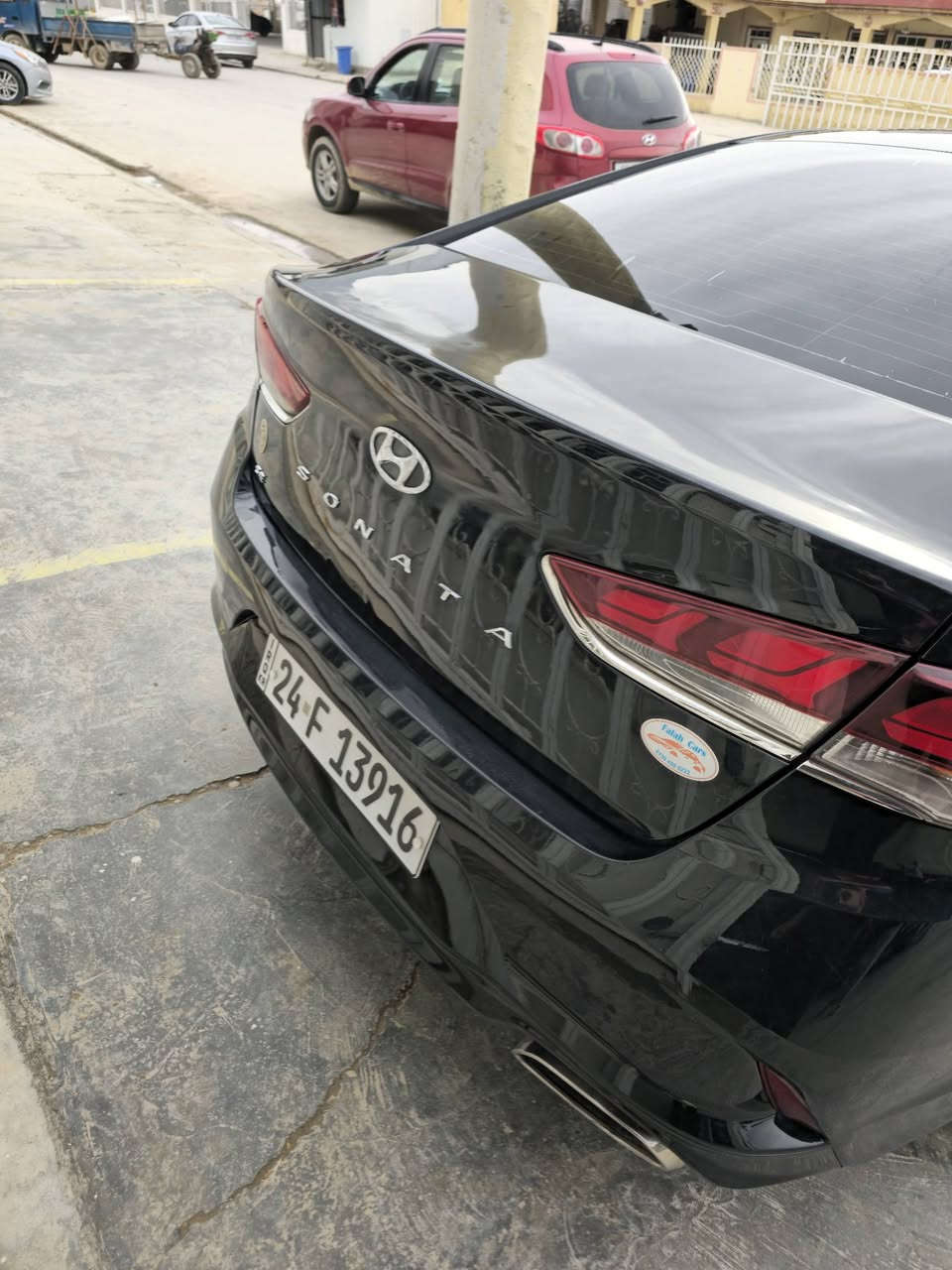 سلام عليكم
سيارة سوناتا 2018 SE 
السيارة ماشية 137 الف 
بيها صبغ قطع واحد بس الصندوق 
السعر 130 وبيها مجال

للتواصل الرقم ***********
