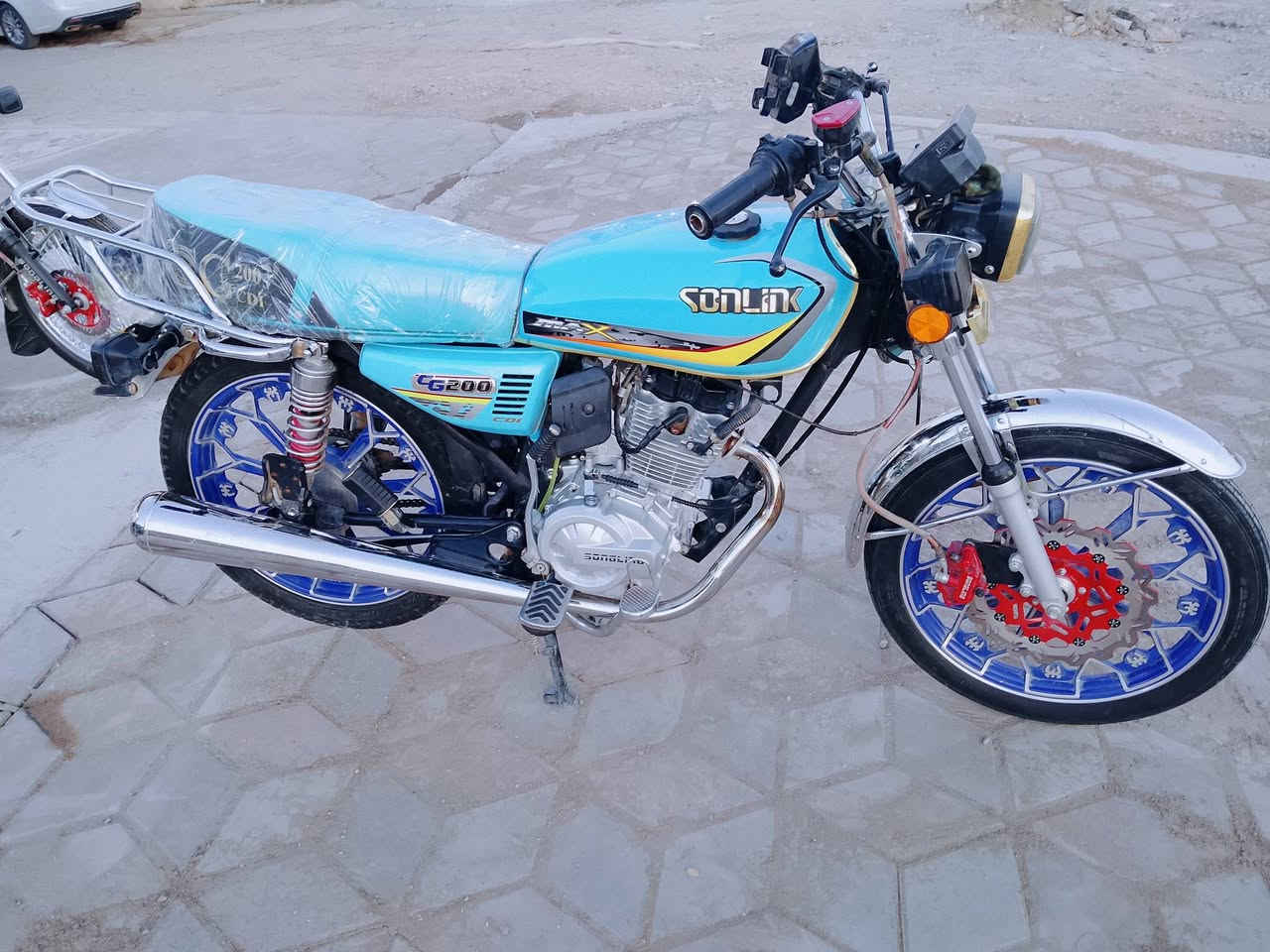 السلام عليكم
دراجه سيفان موديل 25. 
واحد على واحد 
نضافه خير من الله مكينه مكفوله. 
725 وبي مجال حك الجية. 
شراي اتصل ***********
مكـاني الـخالـص.✅🔥.
