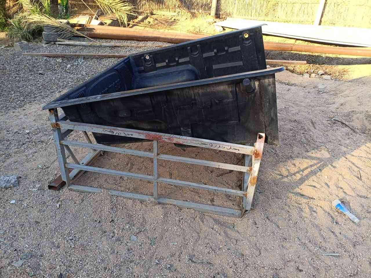 سلام عليكم عندي هذني للبيع ابطانه مال بدي ما كراند تايكر وعندي هذا المحجر هم مال بيكم  شوفت عينك رقم الهاتف ***********
اسيا ***********
