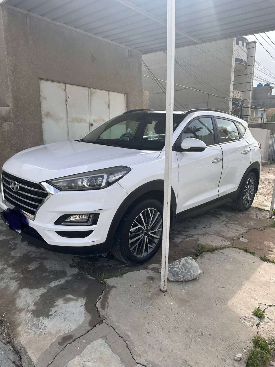 توسان ٢٠١٩ خليجي مكفولة من الصبغ 

رقم بغداد الماني تحويل مباشر 

ماشية ٩٠ الف مواصفات بصمة بانوراما حساس امامي خلفي كامرة خلفية كشن السائق كهرباء وكشنات جلد

بها رصعة بالباب اليمين الامامي مبينة بالصور

السعر ٢٠٠ ورقة وبيها مجال 

للاتصال : ***********
