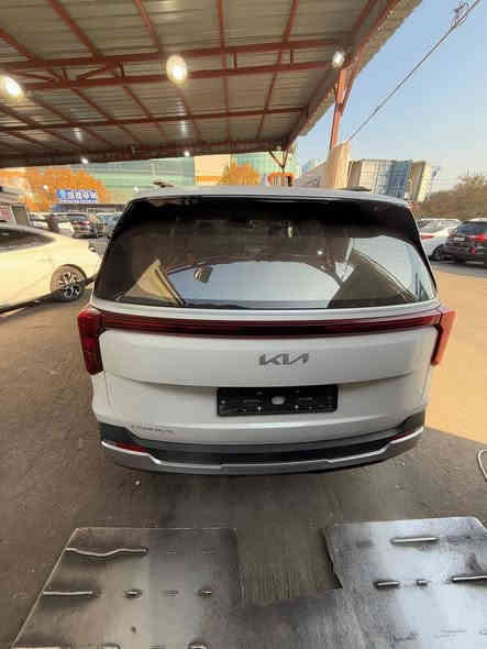 كرلفان ٢٠٢٤ بانزين مكفول ٢٩٠ واصل بصره  بدون كمرك ولي عنده كتاب شهداء  الستفسار *********** ***********
