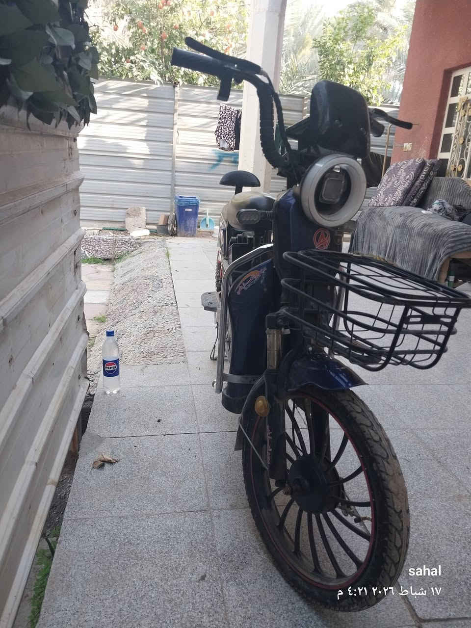 بايسكل شحن للبيع جديد وكلشي بي شغال فقط البطارية نص عمر يعني مو مال مسافات طويلة السعر 225 وبي مجال. 
العنوان كربلاء الجرية عامود 225 
موبايل  *********** 
واتساب ***********
