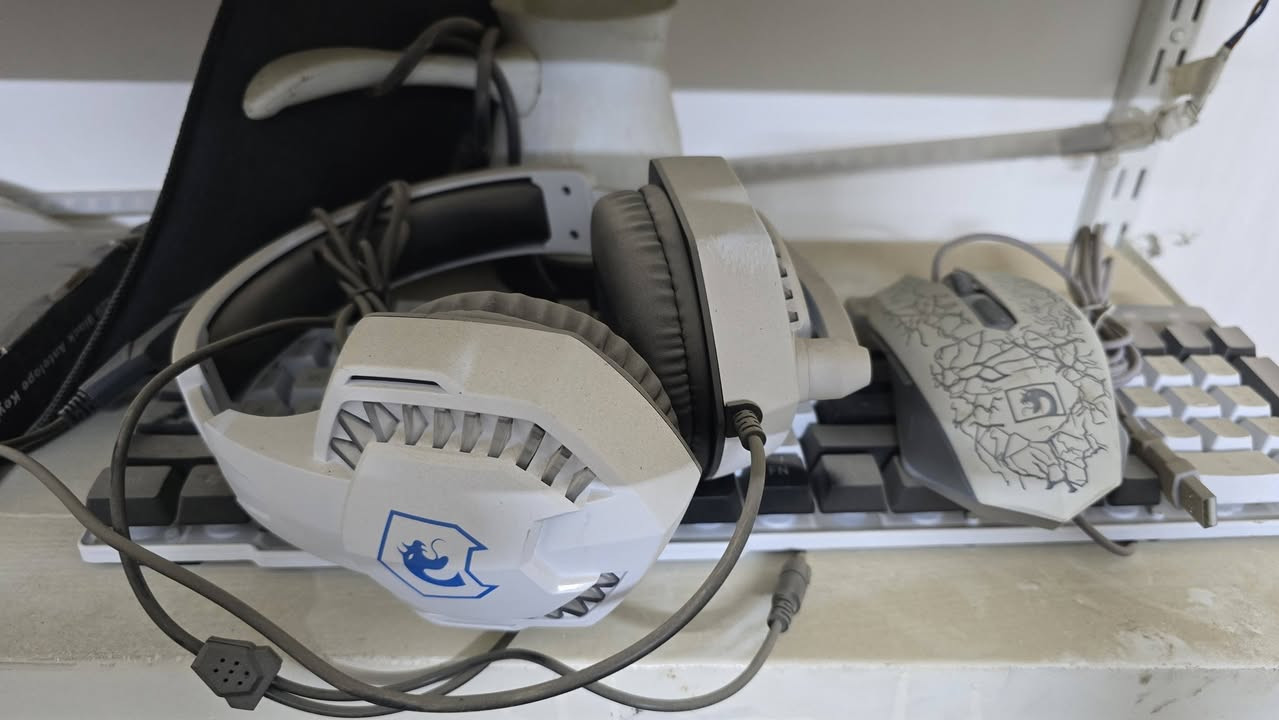 كيبورد مع ماوس وسماعات ب ٢٥ مع التوصيل


**إذا كنت صاحب هذا الإعلان وتريد حذفه لأي سبب، رجاءا أرسل رسالة إلى الدعم الفني**