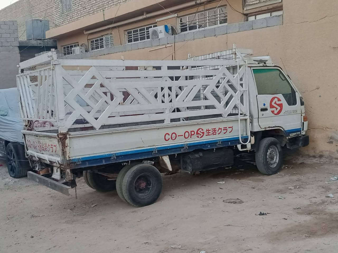 السلام عليكم كيا حمل تيوتا موديل 95تحويل السياره كير محرك خير من الله بديها مكفول رادلها دوشمه فقط سعرها 45وبيها مجال بغداد ***********

