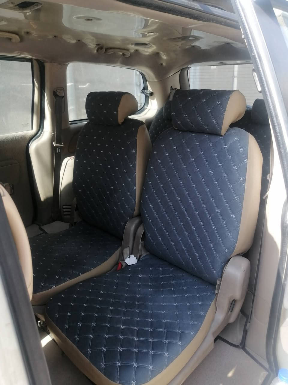 السلام عليكم كرنفال للبيع ٢٠٠٨ تكسي مطار أجره مثنى مابيهه ضرر مكينه جديده صر شهرين من شديته والدوشمه ول ارضيه هم جديده و منضومت التبريد هم جديده وبيهه منضومت غاز السعر ١٢٧ وبيهه مجال للشراي بيخر اويدلل عنوني الرميثه هذه رقمي ***********
