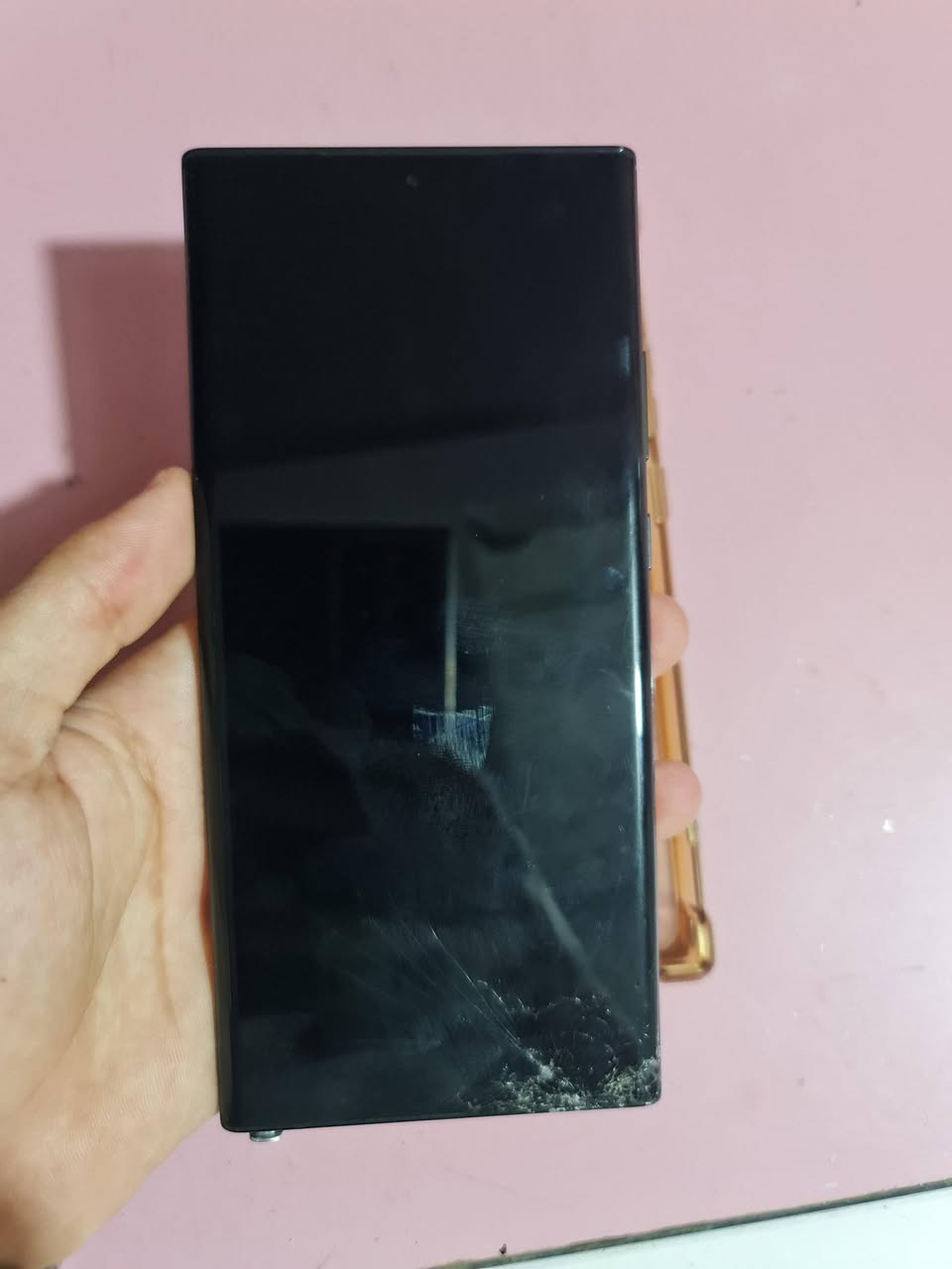 السلام عليكم
Note 20 ultra
ذاكره 256 نسخه الشرق الاوسط ومعا الكارتونه الاصليه
الجهاز نضيف وبي فقط هاذا الخطوط بالشاشه. 
علما الشاشه مستبدله وكاله سابقا يعني ضد المي
السعر / 175 الف  ويرهم مراوس
للاستفسار خاص او الاتصال
***********
