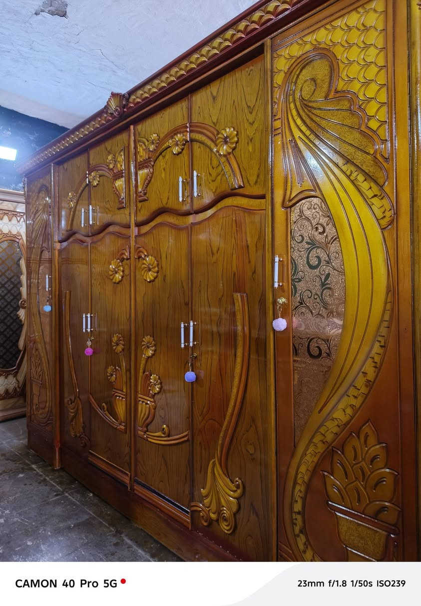 غرفة ٦باب ملحق كاملة أي ضرر مابيها نضافتها 90/100مكان بغداد فلكة حي النصر سعر ٦٥٠ يوجد توصيل ***********
