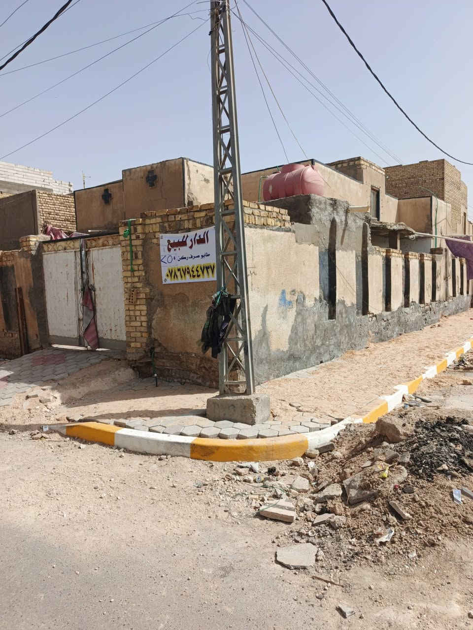 السلام عليكم بيت للبيع طابو صرف الديوانية حي العسكري والى قرب جامع الجوادين مساحه  250 سعر خاص
