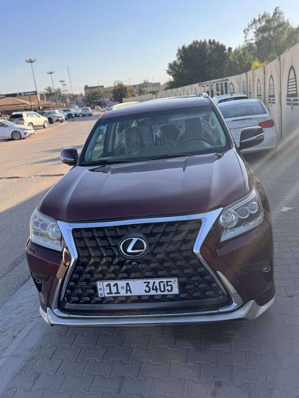 سلام عليكم  . لكزز مديل 2012  LX570 . سبورت S  
مواصفات فول و رقم بغداد 
كشنات كهربائية 
فتحة بل سقف 
سماعات عدد 9 دمام 
تشغيل عن بعد 
ستيرن كهرباء 
شاشة جبيرة 
محرك نضيف 1/1
ما ملعوب لا بل محرك ولا بل كير سيارة بمعنة الكلمة جديدة 
جكات صعود وتنزيل بل سيارة 
سيارة فول مواصفات السيارة بدون حادث بس مصبوغة حزام للجمالية فقط سيارة مال بيت يعني جديدة كلشي شغال بل سيارة فول 1/1  

راسلني خاص ادزلك السونار مال سيارة   

سعر السيارة  (280  ) وبيهة مجال حك الجية مالتك 

مكاني كربلاء المقدسة 
رقم الهاتف ***********

