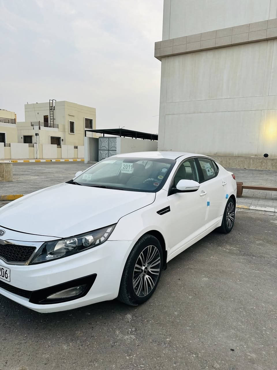 السلام عليكم..اعتذر عن الاقساط والوعدة...للبيع كيا اوبتيما 2011 خليجي لون ابيض رقم سليمانية دولي سنوية جديدة شرط التحويل...
سياره حيل حلوة واحلى من الصور...
سياره بيها صبغ براس البنيد والباقي مكفول...بدون بارد بدون رصعات...
سياره مواصفات نص فوول 
محرك2400مامفتوح 
كير مامفتوح 
صدر جديد طخم تاير جديد
داخل لونين 
ويل كب كروم 
تحكم ستيرن 
شفتات ستيرن 
كشن جك وباقي المواصفات معروفة
السعر119 وبيها مجال 
مكاني صلاح الدين تكريت 
للاستفسار ***********
