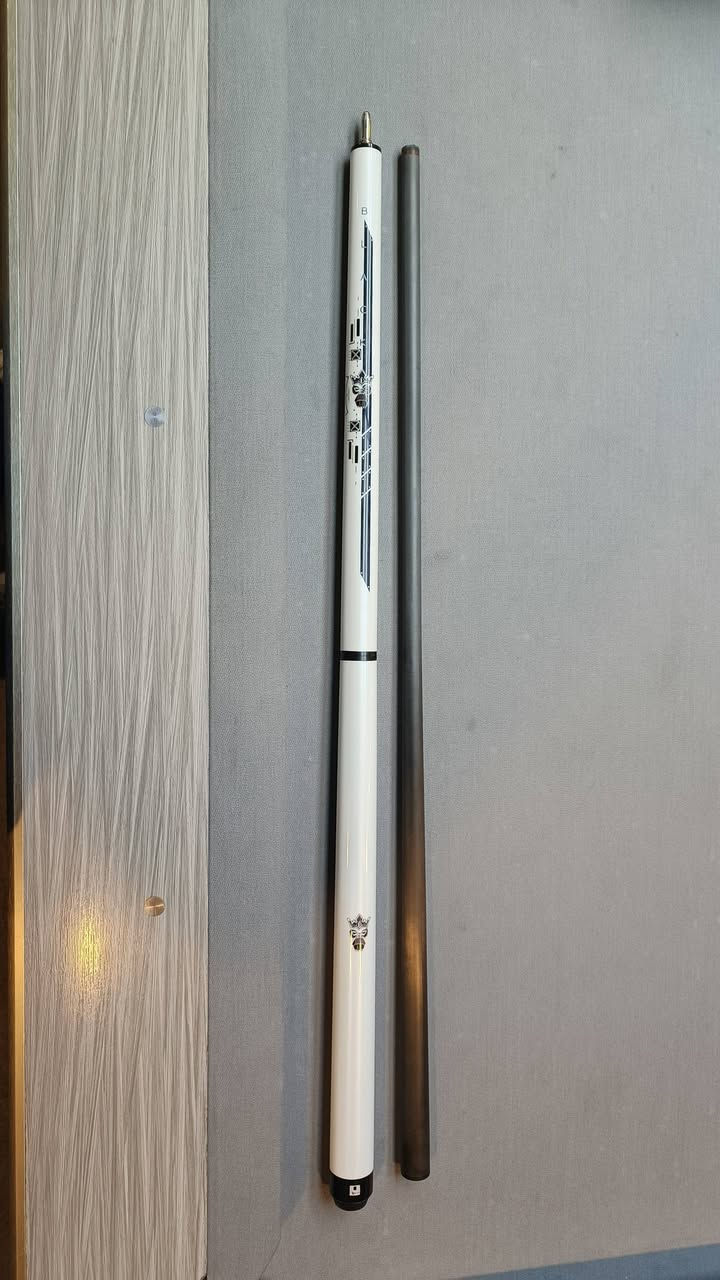 للبيع عدة كاملة كيوب اكنابت كاربون 100٪ تبة 12.2 الكيوب جان مال هنو لاعب المنتخب وكيوب مز فيوري وكيوب جمب وكسرة مونستر كاربون وكيوب كسرة وجمب بردتر وشفت كونلن سن طلقة قياس تب 12.9 الشراي خاص او واتساب رقم *********** مكاني بغداد وموجود توصؤل جميع محافظات
