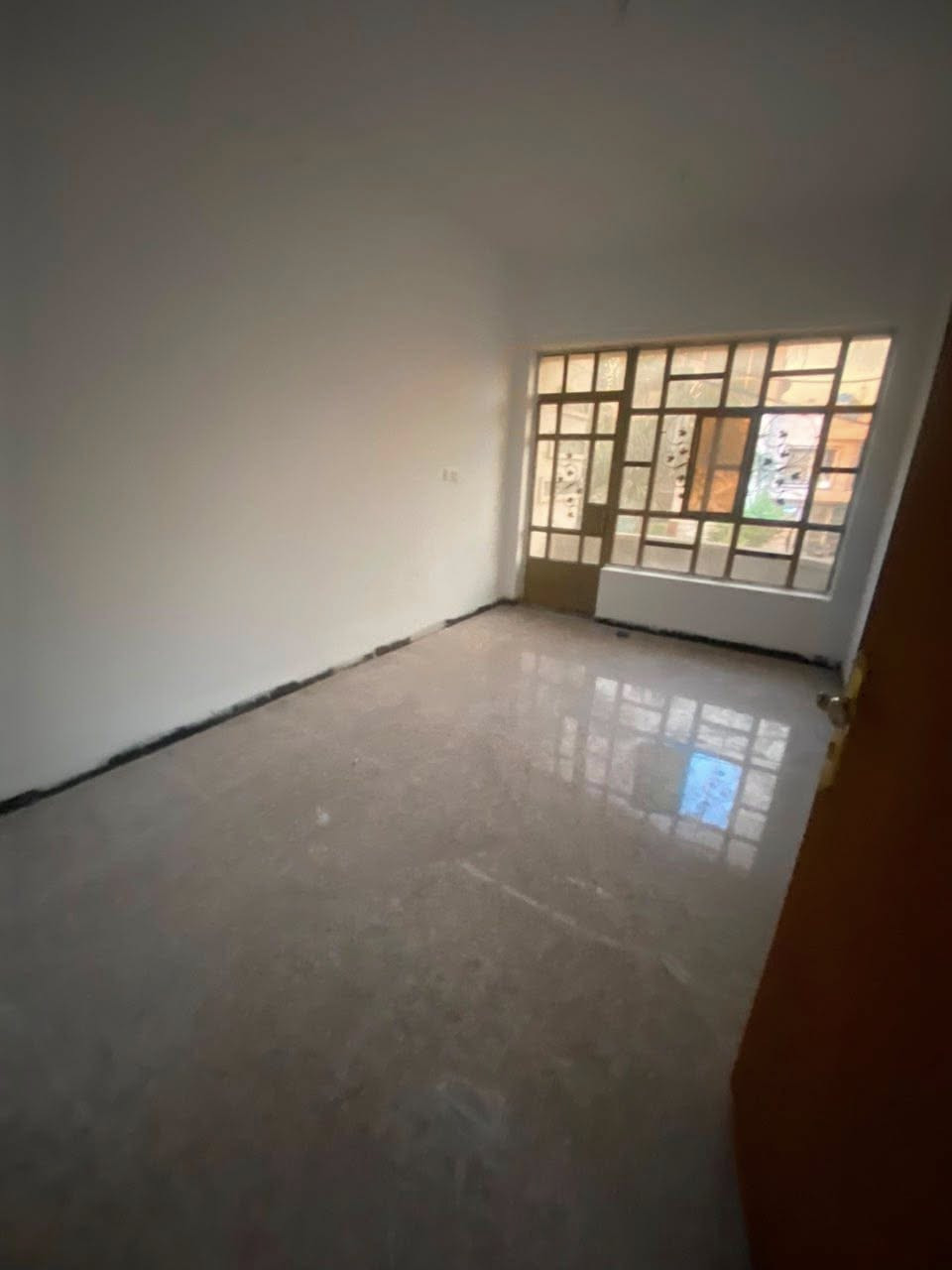للإيجار في السيدية – مربع الكهرباء
بيت سكني جديد ونظيف جداً، جاهز للسكن، يتميز بموقع هادئ ومناسب للعوائل.

🔹 يحتوي على:

* 4 غرف نوم
* صالة
* مطبخ
* خدمات عدد 2
* مدخلين

💰 الإيجار: 1,250,000 دينار عراقي شهرياً
📌 يوجد مجال للتفاوض

📞 للاستفسار:***********

🏢 مكتب حلم عقاري
متوفر لدينا العديد من العروض السكنية والتجارية في منطقة السيدية
