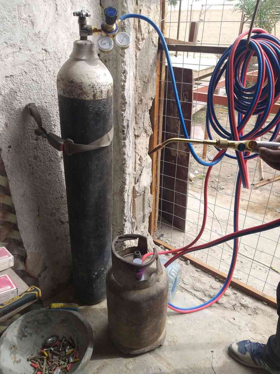 خير الناس من نفع الناس
حداد متنقل يجيك البيتك واسعاره بيه خوف الله الحداد ابو ياسين ***********
ماعندي مصلحه وياه 
بس حبيت اخدمه لوجه الله
