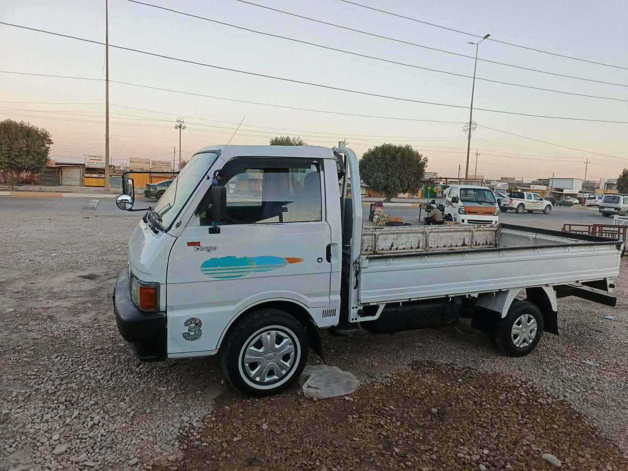 سلام عليكم ورحمة الله وبركاتة كيا تك قماره موديل (94) لبيع السياره جديد تخم تاير حدايد جديد كير محرك اكسل بل جيس  بغداد السعر انتصل عله هاذه الرقم (***********)
