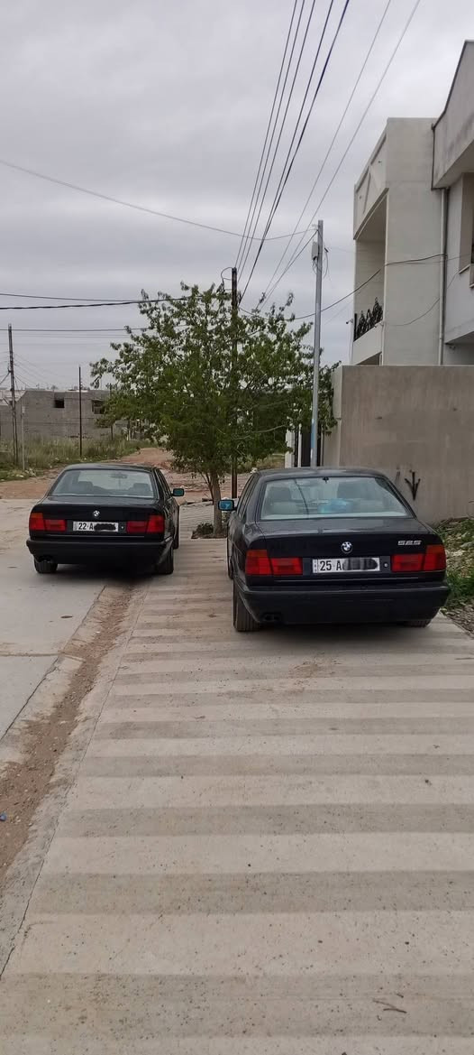 Bmw  1995 رقم هةولير رةش 
 Bmw 1994    رقم كركوك نيلي
بةناو خۆمن جووتە خوشکن

موبايل *********** كركوك, العراق
