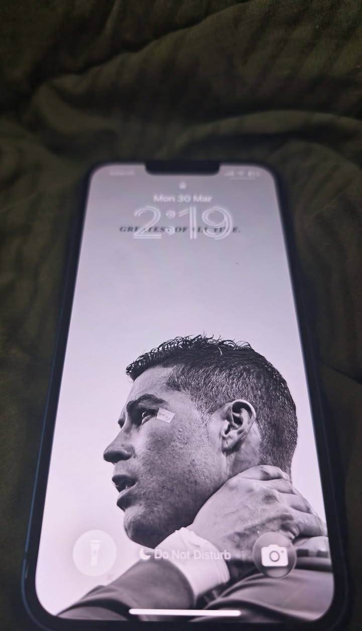 ايفون 13 عادي ازرك
ذاكرة 128 بطارية100(مبدل اصلية apple موضح بالصور)
جهاز نظيف و كلشي شغال و استعمال قليل
السعر 450 

واتساب او اتصال ***********
