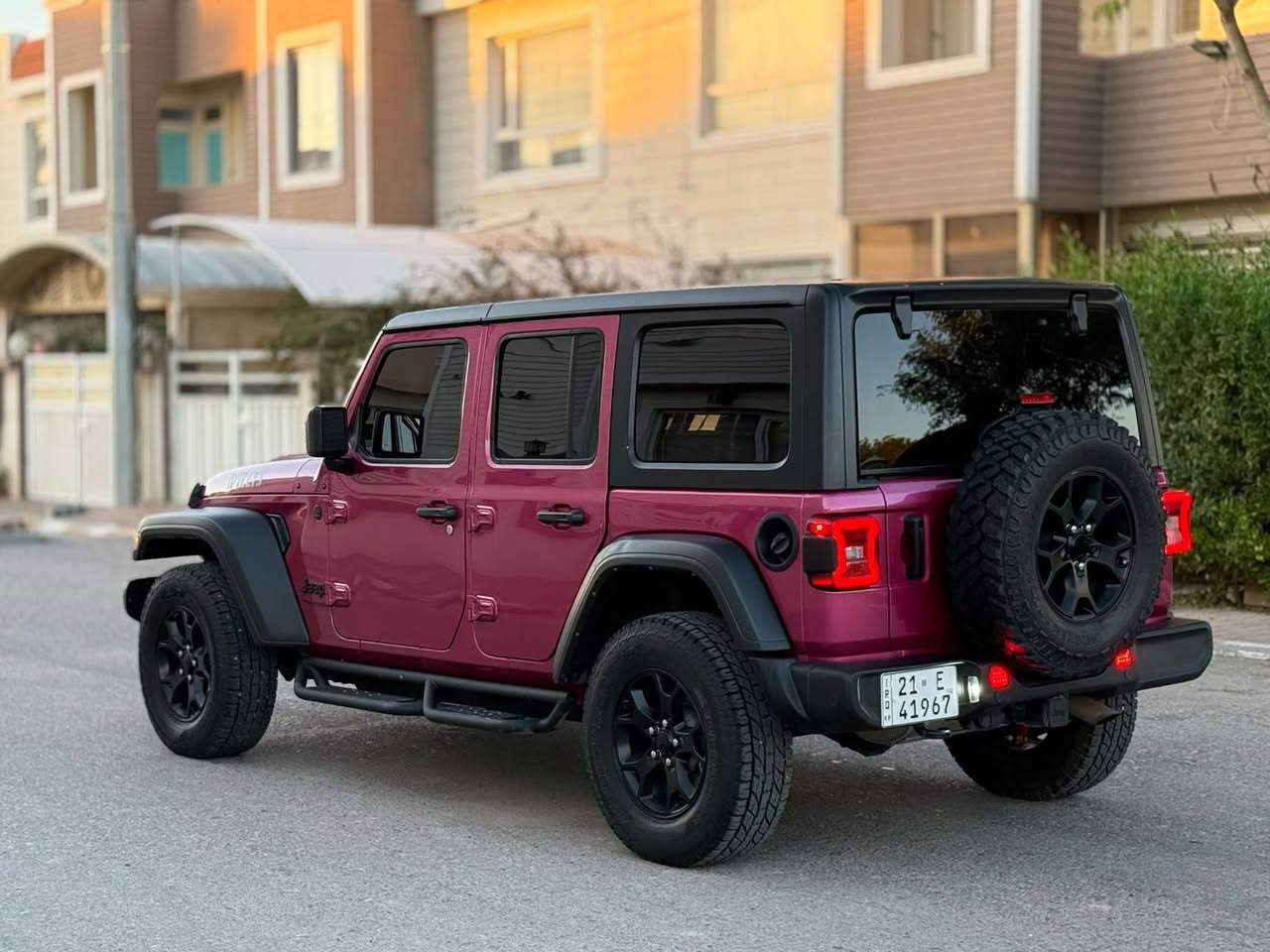 سلام عليكم ( للبيع فقط )
جيب رانگلر ٢٠٢٢ ويلز 
سعره ( 288 ) ورقه
للاستفسار ***********
السيارة وارد امريكي بيهة جاملغ خلفي فقط والباقي مكفول حادث 
1C4HJXDG5NW113740
خفيف جدا
السيارة لون مميز 
محرك ٦ سلندر🇺🇸🇺🇸
مواصفات ويلز 
شاشة جبيرة 
كاميرا 
گيج الكتروني
كشنات هيتر 
استيرن هيتر 
نظامAUX
حساس خلفي 
رادار جانبي 
رادار امامي
فور ويل اوتو
بصمة 
تشغيل عن بعد 
بصمة ابواب 
جامات كارباء
قفل مركزي
تحديد سرعة 
اطفاء ذاتي
دمام خلفيALPINE
تبريد قطعتين 
لايتات ليد 
بگلايت ليد 
دوسات شركة OEDRO
40 ميل ماشي  
تخم تاير جبلي جديد شادله
السيارة كلش حلوو و لون مميز
بدون اي عطل جاهز كير مكينه كله مكفول 
السيارة رقم سليمانية جديد 
سنويه جديد لحد 2029
هزه جديد 
مكان سياره ديالى خانقين
