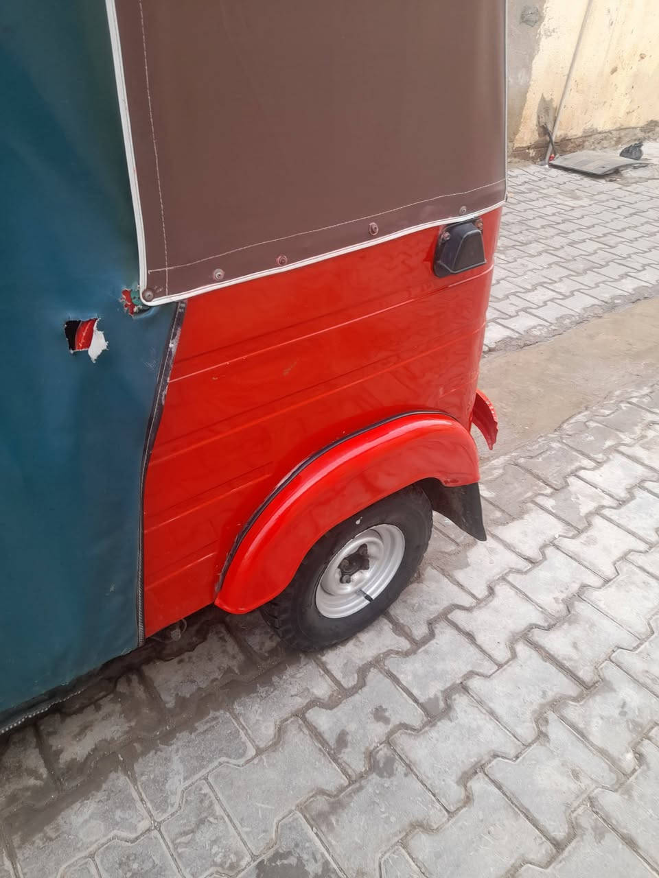 تكتك للبيع موديل 20 شهر الرابع اوراق وكيلها شاكر ابو المجر ميسان المجر الكبير ***********
